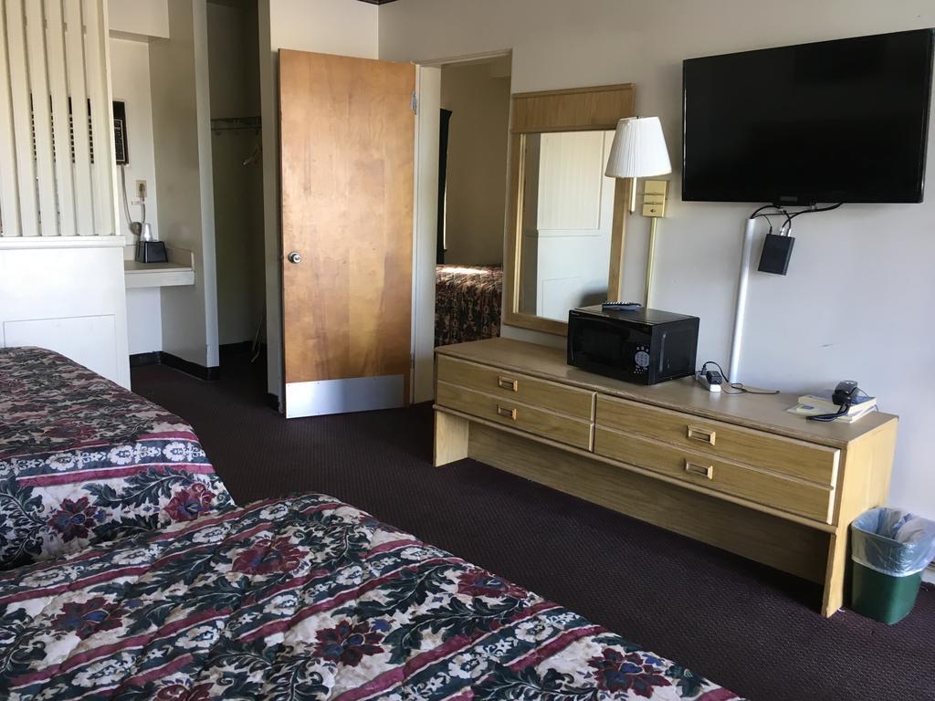 Seaway Motel Roosevelt Park Εξωτερικό φωτογραφία