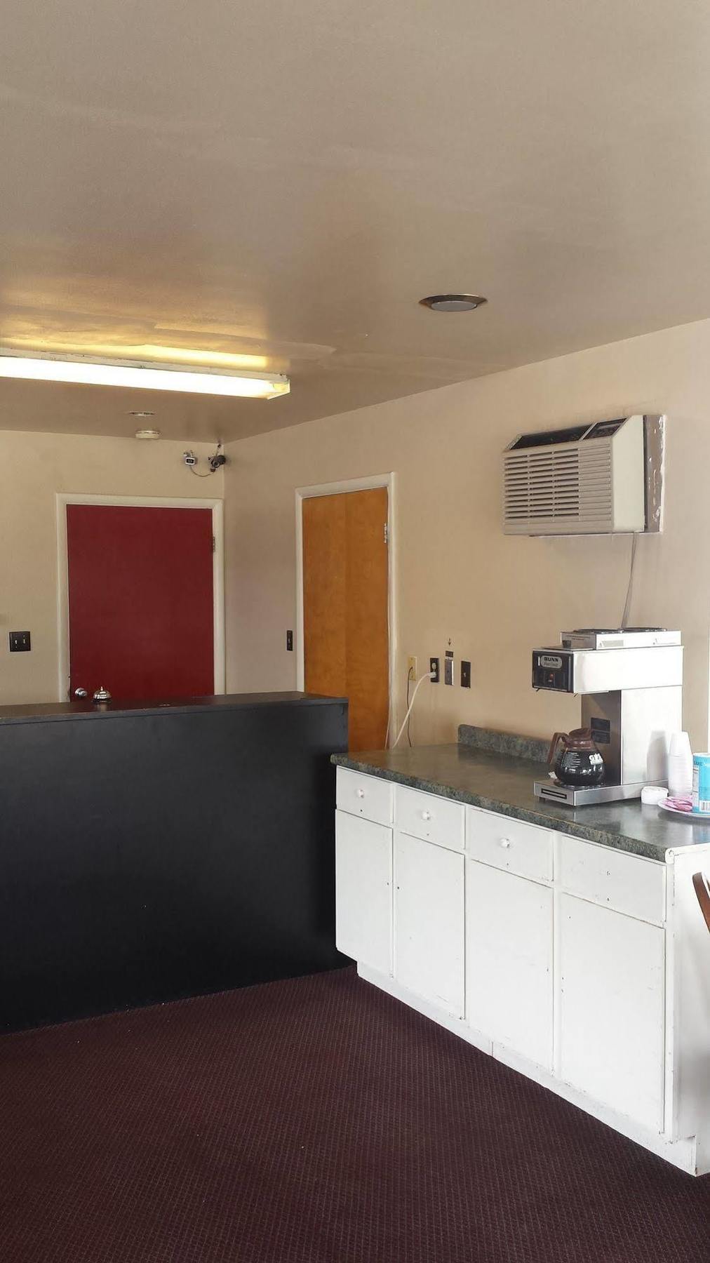 Seaway Motel Roosevelt Park Εξωτερικό φωτογραφία